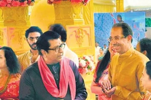 मनोमिलनाचे संकेत; राजकीय कौटुंबिक सोहळ्याच्या निमित्ताने चर्चाना उधाण, ठाकरे बंधू पुन्हा एकत्र