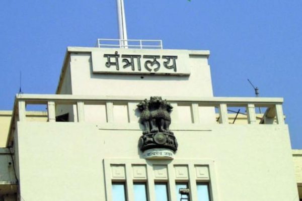 आठवड्यात ३ दिवस मंत्रालयात हजर राहा; प्रशासकीय निर्णय वेळेत घ्या; मुख्यमंत्र्यांचे मंत्र्यांना आदेश