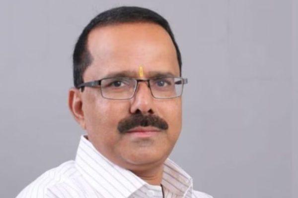 तिसऱ्या अपत्यामुळे सहायक आयुक्ताने गमावली आपली नोकरी; फेब्रुवारीअखेर होणार होते सेवानिवृत्त