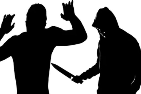 ‘तुला भेटायचे आहे’ म्हणत बोलावले; नंतर पाठीमागून जोरदार मिठी मारत ‘आज याला सोडायचे नाही, याची विकेट टाकायची’ बोलत वस्तऱ्याने चिरला गळा