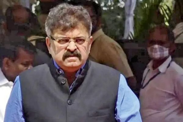 जितेंद्र आव्हाडांच्या निवासस्थानी पोलिसांकडून गुपचुप चित्रीकरण