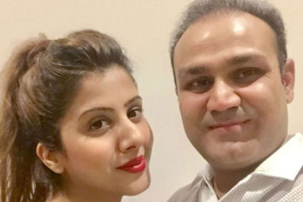 भारतीय क्रिकेट जगतात घटस्फोटाचं वादळ कायम; आता माजी सलामीवीर वीरेंद्र सेहवाग आणि पत्नी आरती अहलावतच्या नात्यात दुरावा?