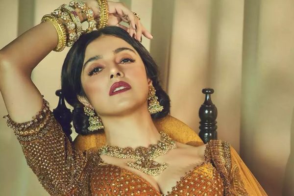 टी-सीरिजची मालकीन मॉडेलपेक्षा कमी सुंदर नाही!