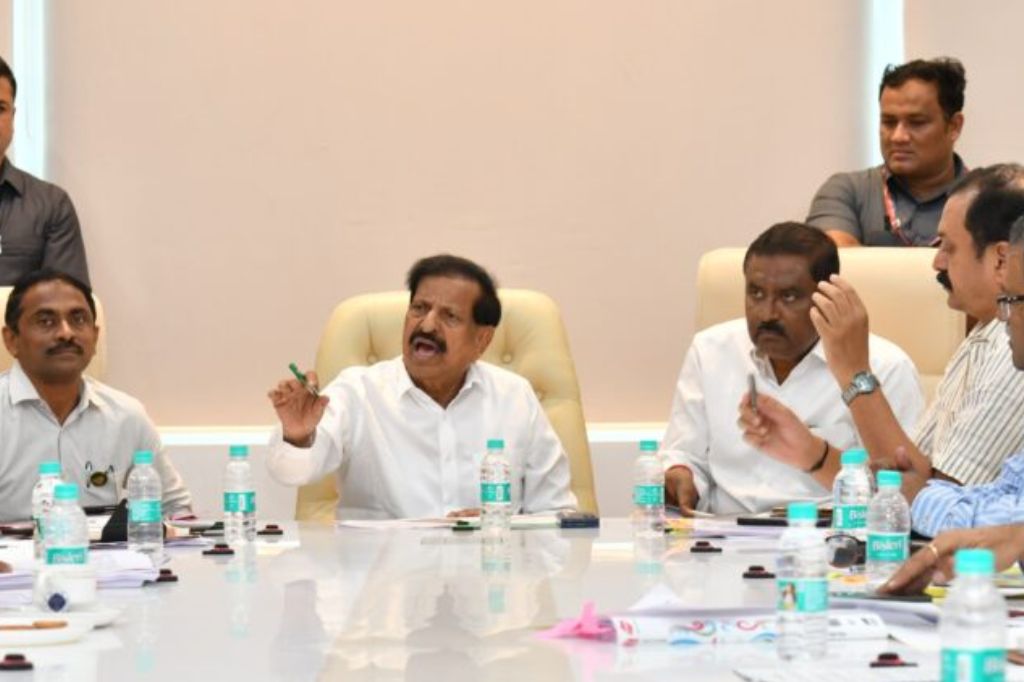 मोरांच्या संरक्षणासाठी सकारात्मक पावले उचलणार: वनमंत्री गणेश नाईक