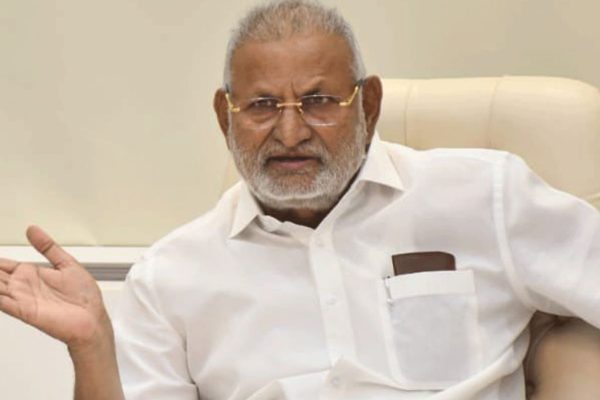 कृषिमंत्री कोकाटेंच्या शिक्षेला स्थगिती दिली नाही, तर ते अपात्र ठरू शकतात, त्यामुळे….