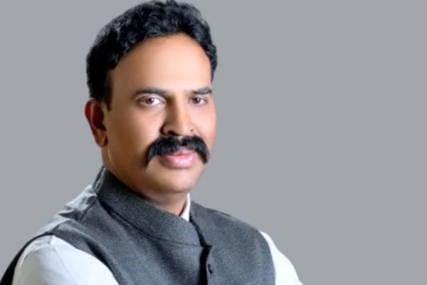 माजी खासदार रणजितसिंह नाईक-निंबाळकर अ‍ॅक्शन मोडवर, माढ्यातून कमबॅक करण्याच्या तयारीत