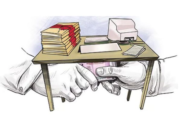 पुण्यात चार लाखांची लाच स्वीकारताना मंडल अधिकाऱ्याला रंगेहाथ पकडले