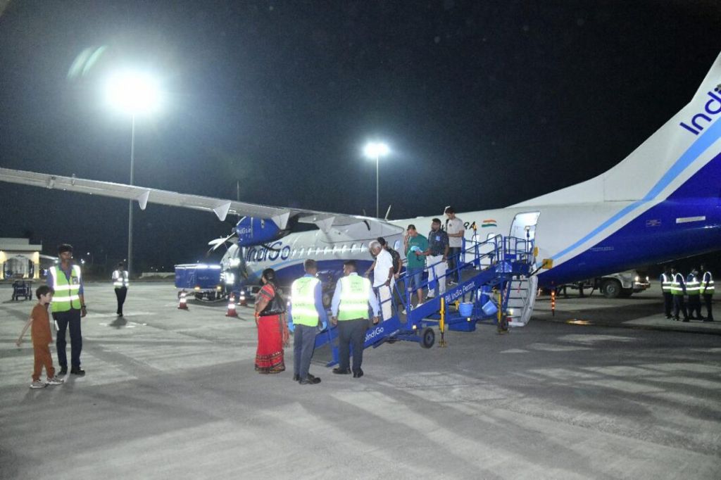 शिर्डी विमानतळावरुन गुढीपाडव्याच्या शुभमुहूर्तावर रात्रीच्या विमानसेवांना सुरुवात