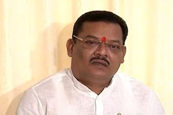 छत्रपती संभाजीनगरमधील अपघातग्रस्त ऊसतोड कामगारांच्या पीडित कुटुंबांना आर्थिक मदत; सामाजिक न्यायमंत्री संजय शिरसाट यांची माहिती