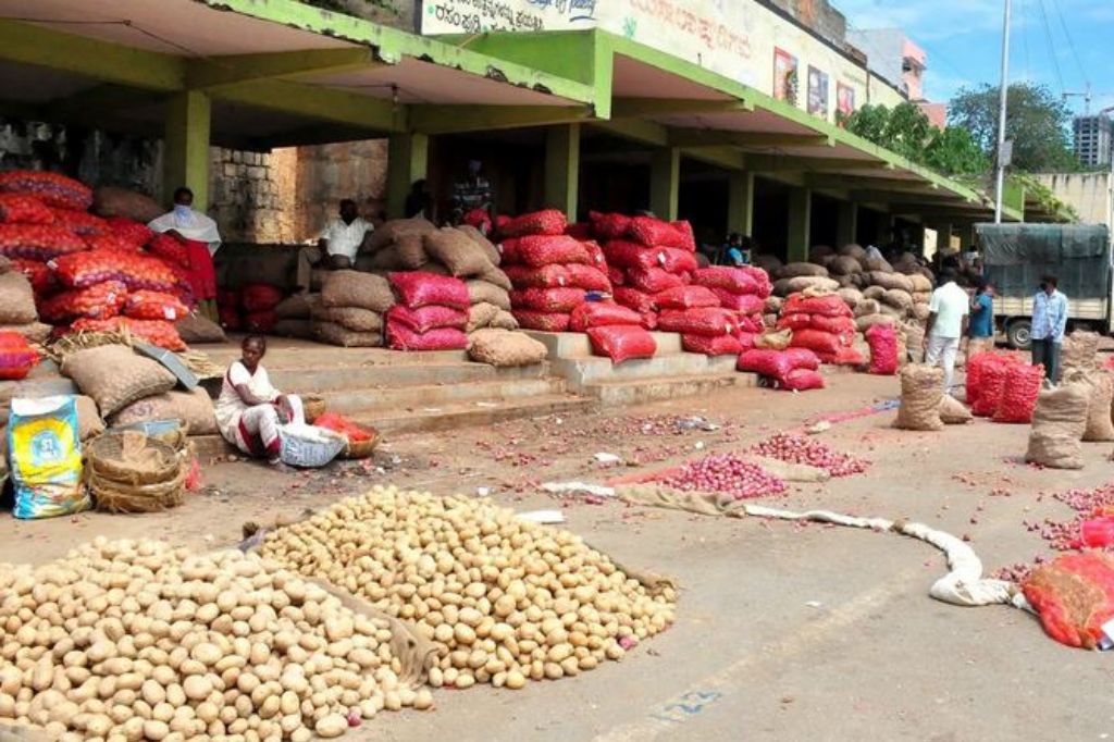 कृषी उत्पन्न बाजार समितीच्या नियमांमध्ये सुधारणा करणार: पणन मंत्री जयकुमार रावल