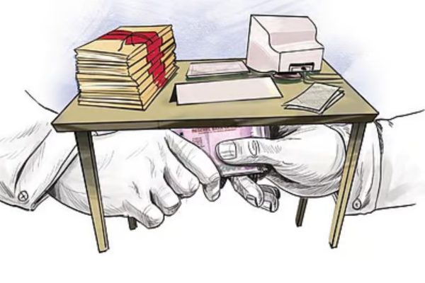 18 हजार रुपयांची मागणी करणारे लाचखोर मुख्याध्यापक, लिपिक जाळ्यात; एसीबीने केलेल्या घराच्या झाडाझडतीत सापडले साडेनऊ लाख