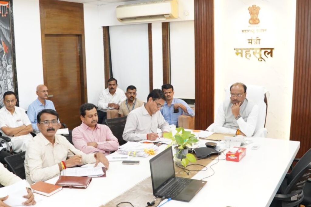 भूसंपादनाच्या प्रत्येक टप्प्यावरील प्रक्रिया वेळेत पूर्ण करा; महसूल मंत्री चंद्रशेखर बावनकुळे यांचे आदेश