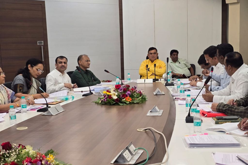 खाजगी बाजार व थेट बाजारांच्या सुविधांची तपासणी करावी: पणन मंत्री जयकुमार रावल