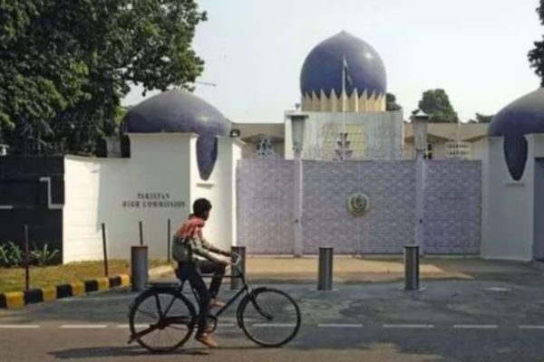 दिल्लीतूनच लीक होत होत्या भारतीय लष्कराच्या प्रत्येक हालचाली, पाकिस्तानसाठी हेरगिरी करणाऱ्या दोघांना अटक