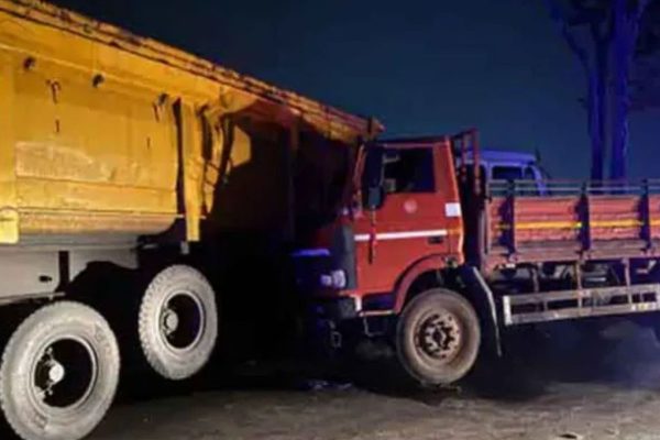 भीषण अपघात! ट्रक आणि ट्रेलरच्या धडकेत १३ जणांचा जागीच मृत्यू; नऊ महिलांसह चार लहान मुलांचा समावेश