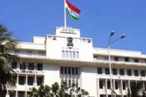 शासकीय कर्मचारी, अधिकाऱ्यांच्या वेतनातील त्रुटी दूर करणारा खुल्लर समितीचा अहवाल स्वीकृत
