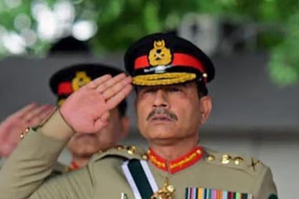 ऑपरेशन सिंदूरच्या वेळी पाकिस्तान भारतासमोर थरथर कापला, तरीही लष्करप्रमुख असीम मुनीर यांना दिले मोठे बक्षीस