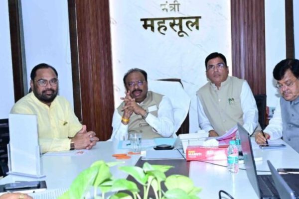 पुणे शहरातील तीन ठिकाणांच्या अतिक्रमण प्रकरणी दोषींवर गुन्हे दाखल करा: महसूल मंत्री चंद्रशेखर बावनकुळे