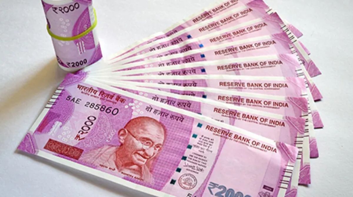 5669 कोटी रकमेच्या 2000 रुपयांच्या नोटा अद्यापही येणं बाकी; RBI ची महत्त्वपूर्ण अपडेट…