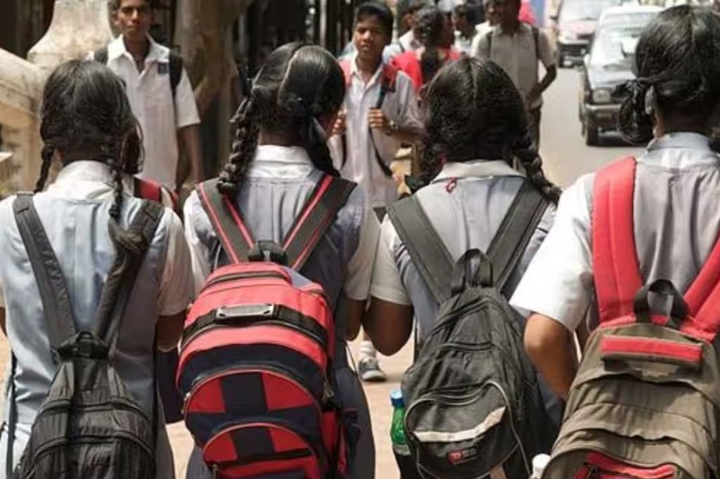 निम्मे विद्यार्थी गणितात कच्चे, सरकारी-खासगी सर्वच शाळांतील स्थिती ! राष्ट्रीय सर्वेक्षणातून शिक्षण क्षेत्रातील उणिवा उघड
