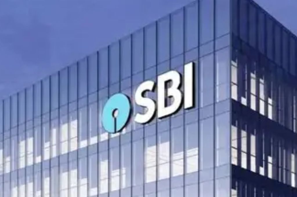 Bank Job ! भारतीय स्टेट बँकेत नोकरीची संधी; ऑनलाईन करता येणार अर्ज, पगारही चांगला मिळणार…