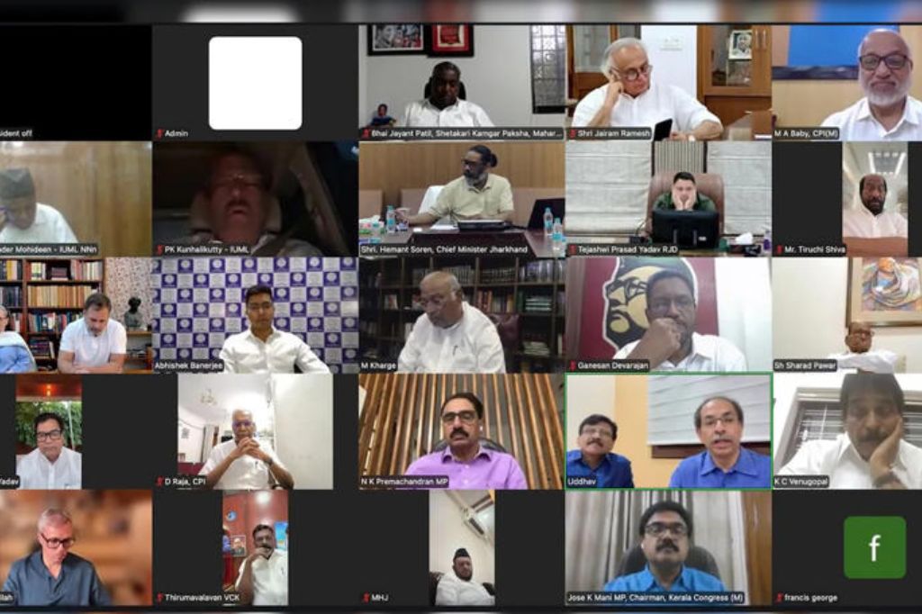 सरकारच्या कोंडीची रणनीती ठरली ! पावसाळी अधिवेशनापूर्वी इंडिया आघाडीच्या बैठकीत डावपेचांवर चर्चा