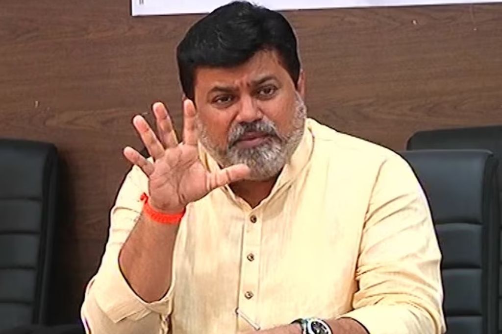 दावोस येथील उद्योगांच्या सामंजस्य करारांची अंमलबजावणी करण्यात राज्य प्रथम: उद्योगमंत्री उदय सामंत