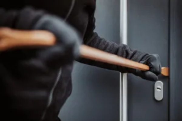 बंद घरे फोडणारा चोरटा पुण्यातून जेरबंद; ग्रामीण पोलिसांची खडकी भागात कारवाई, साडेचार लाखांचा मुद्देमाल हस्तगत