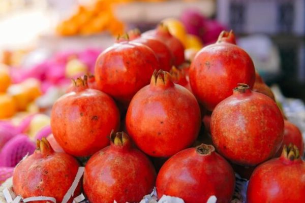 इंदापूर बाजार समितीत डाळिंब 275 रुपये प्रतिकिलो