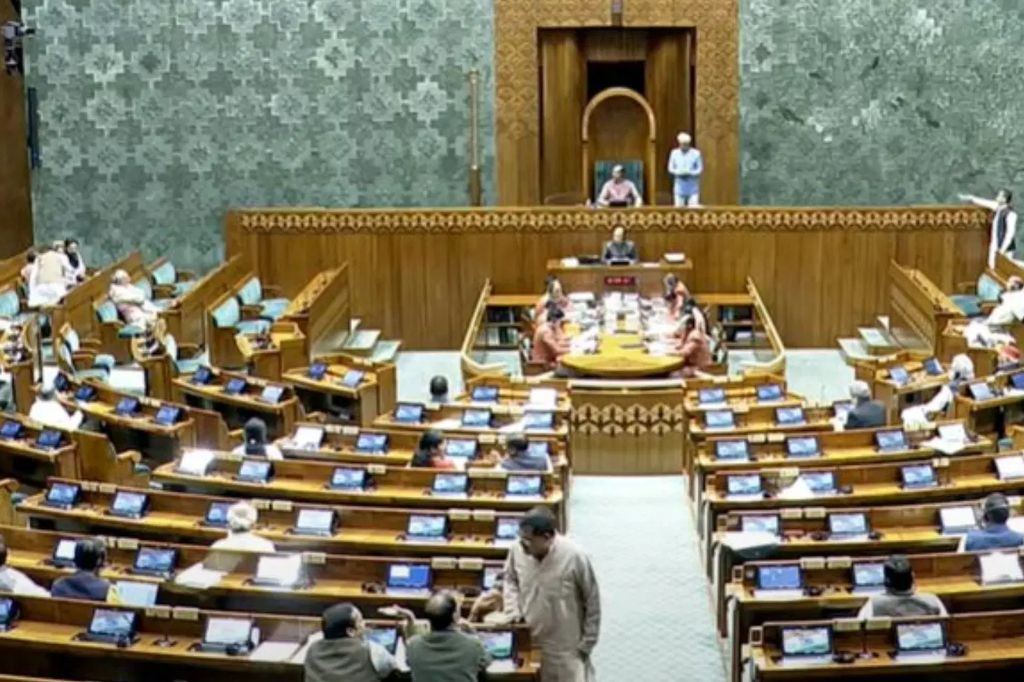 लोकसभा खासदारांची हजेरी आता आसनावरून