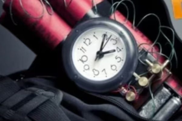 ”विद्यार्थ्यांची डोकी उडतील, आम्ही शाळेत बॉम्ब ठेवलाय”; पुण्यातील औंधमध्ये खळबळ, पुढे काय नेमकं घडलं?