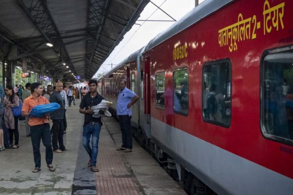 आता गाडी सुटण्याच्या 8 तास आधी तयार होणार रेल्वेचा आरक्षण चार्ट