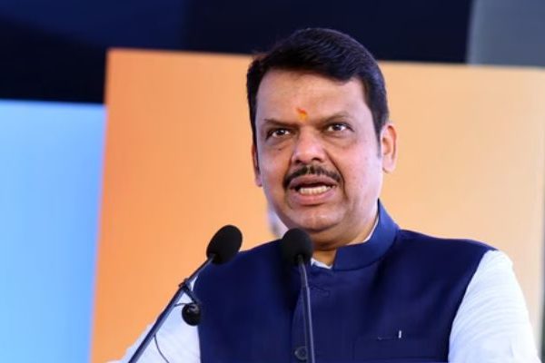 Devendra Fadnavis : दिवाळीआधी शेतकऱ्यांना संपूर्ण मदत; मुख्यमंत्र्यांचा पूरग्रस्तांना दिलासा