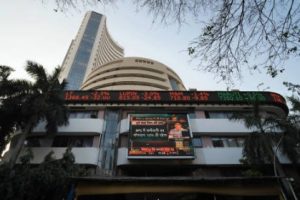 अमेरिका-इराण यांच्यातील युद्धविरामादरम्यानच शेअर बाजारात मोठी घडामोड; बाजारात दिसली तेजी…