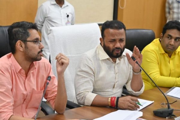 पंचनाम्यातून एकही नुकसानग्रस्त वंचित राहणार नाही याची दक्षता घ्या: जयकुमार गोरे