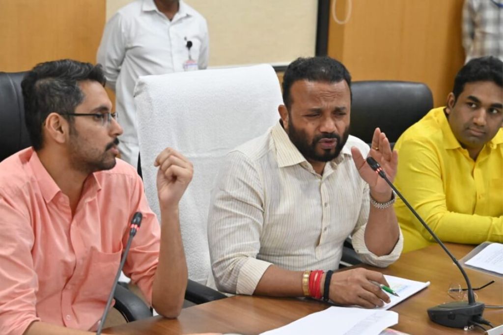 पंचनाम्यातून एकही नुकसानग्रस्त वंचित राहणार नाही याची दक्षता घ्या: जयकुमार गोरे