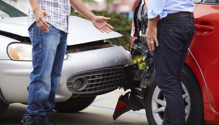 Pune Accident News : कहरच..! पुण्यात मद्यधुंद चालकाने चक्क डीसीपीच्या गाडीलाच ठोकलं; चालक-ऑपरेटर जखमी