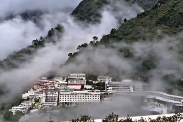 वैष्णोदेवी यात्रा मार्गावर भूस्खलन; 31 भाविकांचा मृत्यू, 23 जखमी, यात्रा स्थगित