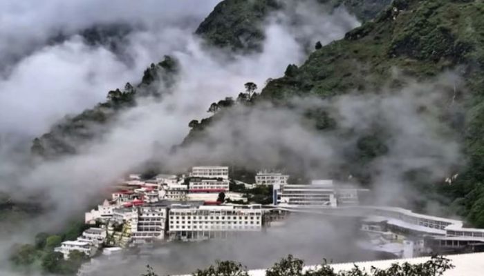 वैष्णोदेवी यात्रा मार्गावर भूस्खलन; 31 भाविकांचा मृत्यू, 23 जखमी, यात्रा स्थगित