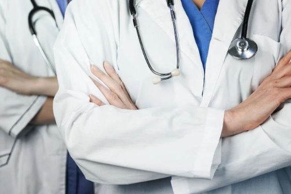 Buldhana News : दोन डॉक्टरांसह 14 कर्मचारी निलंबित, बुलढाण्यात खळबळ, नेमकं प्रकरण काय?