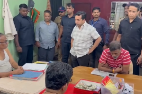 Nitesh Rane : मंत्री नितेश राणेंची मटका अड्ड्यावर धाड; 11 संशयित ताब्यात, पोलिसांची धावपळ