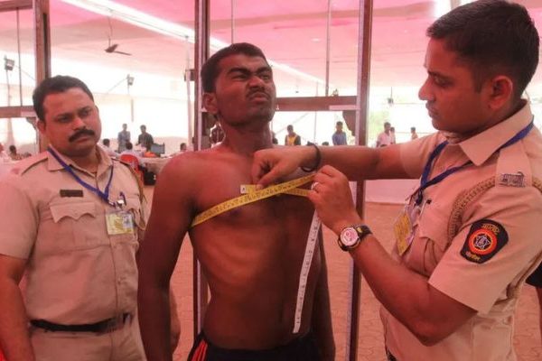Maharashtra Police Bharti : तरुणांनो तयारीला लागा ! पोलीस भरतीच्या 15631 जागांसाठी शासन निर्णय जाहीर, परीक्षा शुल्क ठरलं
