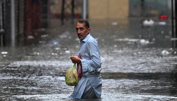Rain News : भारत, पाकिस्तान, चीनमध्ये पावसाचा हाहाकार; 300 हून अधिक मृत्यू, लाखो कोटींचे नुकसान