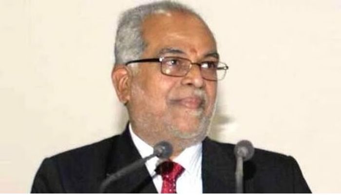 B Sudarshan Reddy : इंडिया आघाडीची मोठी खेळी, माजी न्यायमूर्ती बी. सुदर्शन रेड्डी यांना उपराष्ट्रपती पदासाठी उमेदवारी जाहीर