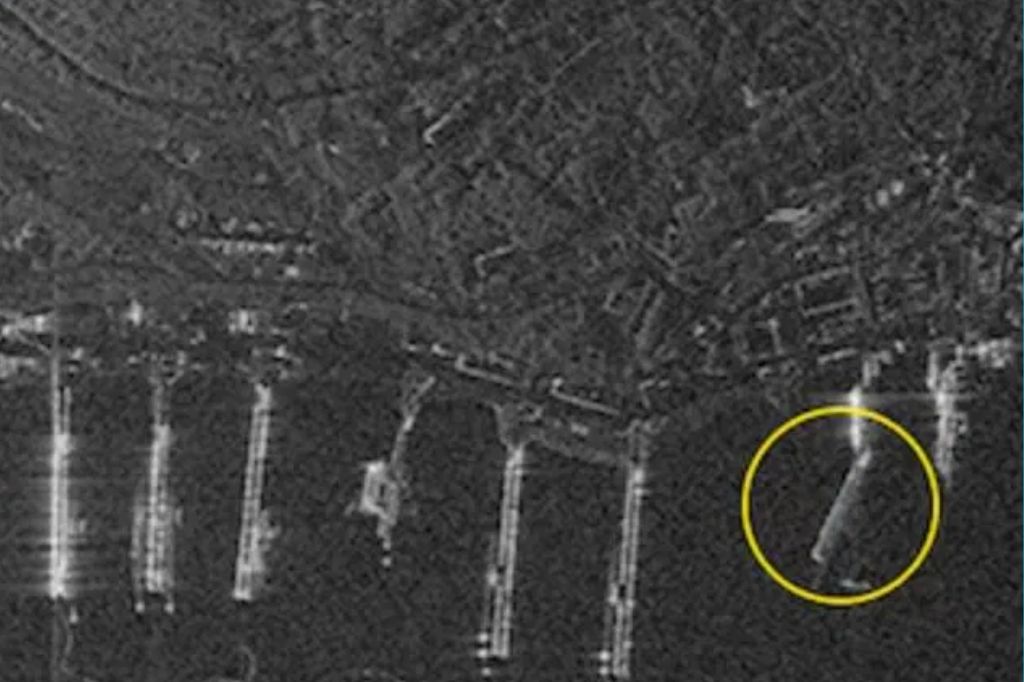 त्सुनामीने रशियाचा आण्विक पाणबुडी तळ उद्ध्वस्त केला, उपग्रह छायाचित्रांतून समोर आले