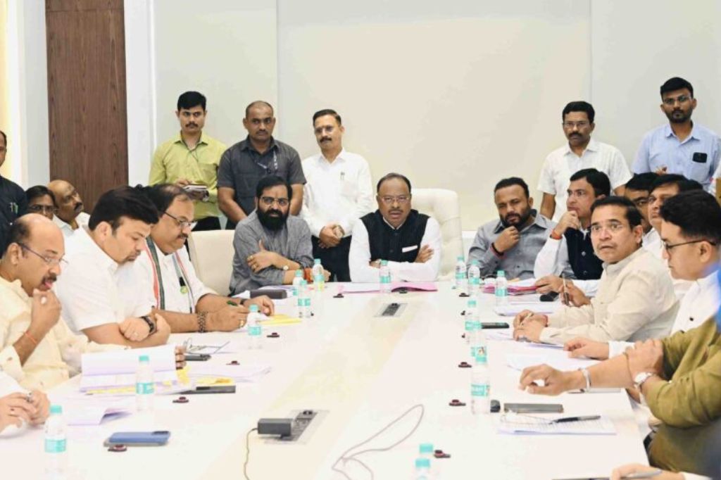 शेतकरी हित लक्षात घेऊन पाणंद रस्त्यांसाठी धोरण तयार होणार