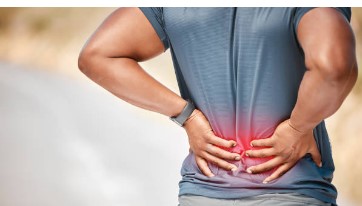 सतत होणाऱ्या पाठदुखीकडे करू नका दुर्लक्ष; फुफ्फुसाच्या कर्करोगाचे असू शकतं लक्षण