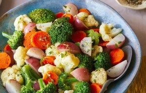 तेलकट, मसालेदार पदार्थांना आहारातून करा ‘बाय-बाय’; आरोग्याच्या अनेक समस्या होतील दूर