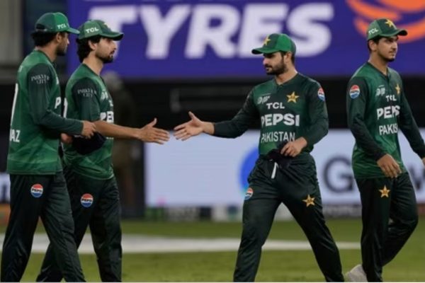 पाकिस्तान क्रिकेटमध्ये मोठी घडामोड, वरिष्ठ अधिकाऱ्याला थेट दाखवला बाहेरचा रस्ता