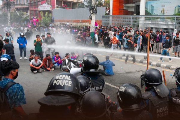 Nepal Protests: नेपाळमध्ये हिंसाचार उसळला! आतापर्यंत 22 जणांचा मृत्यू, पशुपतिनाथ मंदिर बंद